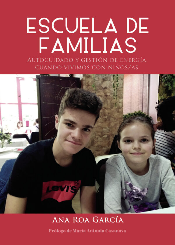 ESCUELA DE FAMILIAS 9788413741345