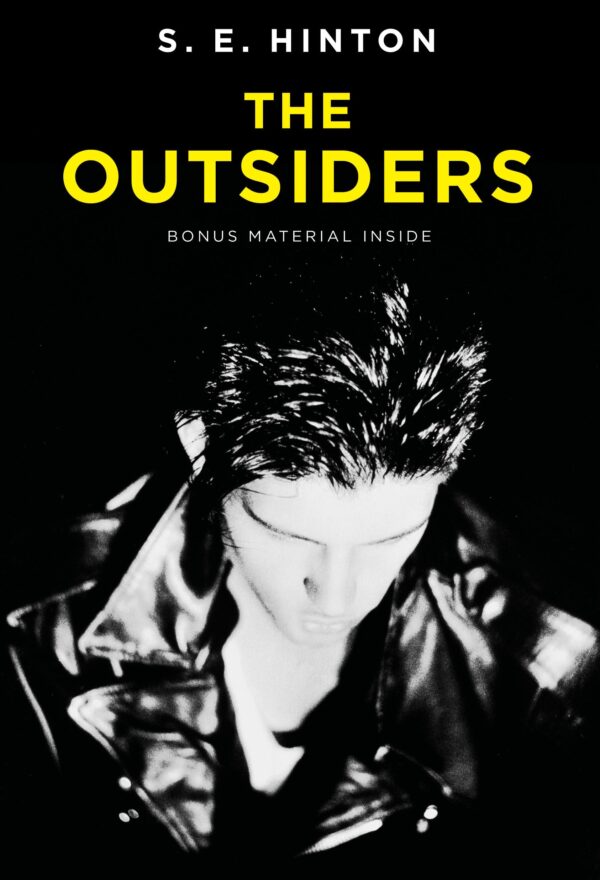 *PREVENTA* THE OUTSIDERS - BONUS MATERIAL INSIDE 9780142407332